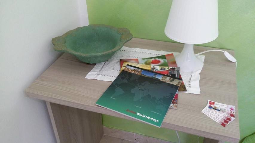 Room 'La Casa Dei Nonni - Verde' with Shared Garden, Wi-Fi and Air Conditioning in Custonaci, Trapani provins
