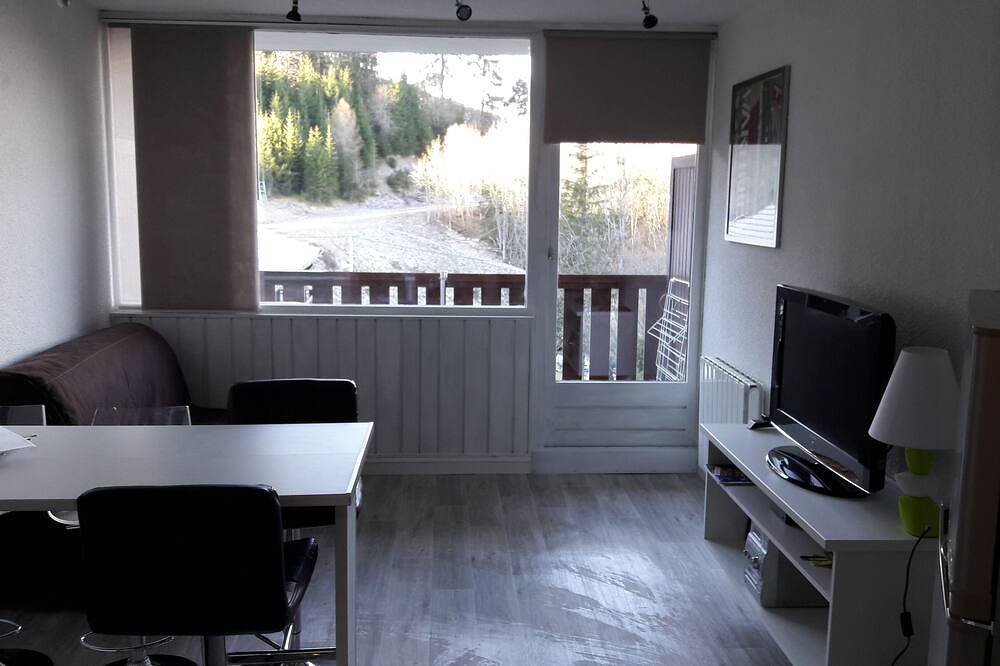 Appartement entier, Studio Fleurs des Alpes in Viuz-en-Sallaz, Région de Bonneville