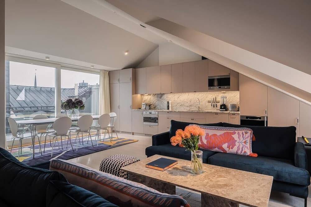 Entire apartment, The Grand Residence is a luxurious four-bedroom suite in the heart of Stockholm in Norrmalms stadsdelsområde, Stockholm