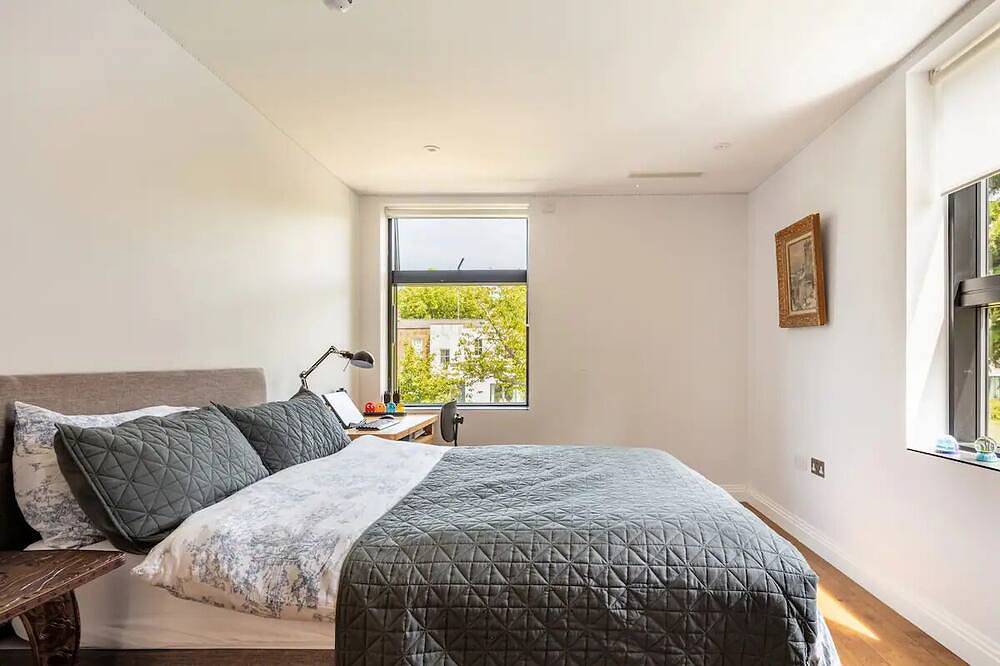 Highgate - Luxury 4-Bedroom Spacious House with Indoor Pool in Haringey, London