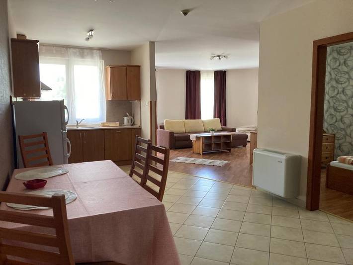 Apartament wakacyjny dla 6 osób, z balkon i sauna w Hajdúszoboszló