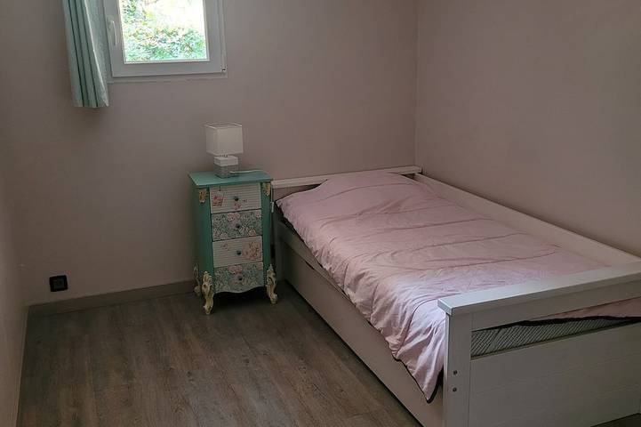 Gîte pour 4 personnes, avec jardin et jacuzzi ainsi que piscine et terrasse à Auriol - 3