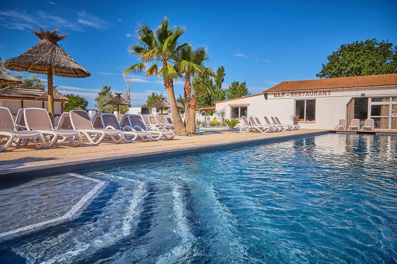 Mobil-home Confort Mistral 4 pièces 6 personnes climatisé in Arles, Région d'Arles