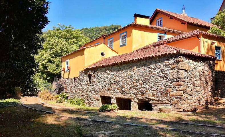 Maison d’hôte pour 4 personnes, avec terrasse et jardin dans Mesão Frio