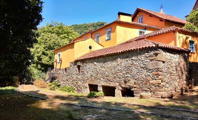 Gîte pour 8 personnes, avec vue et jardin dans Mesão Frio