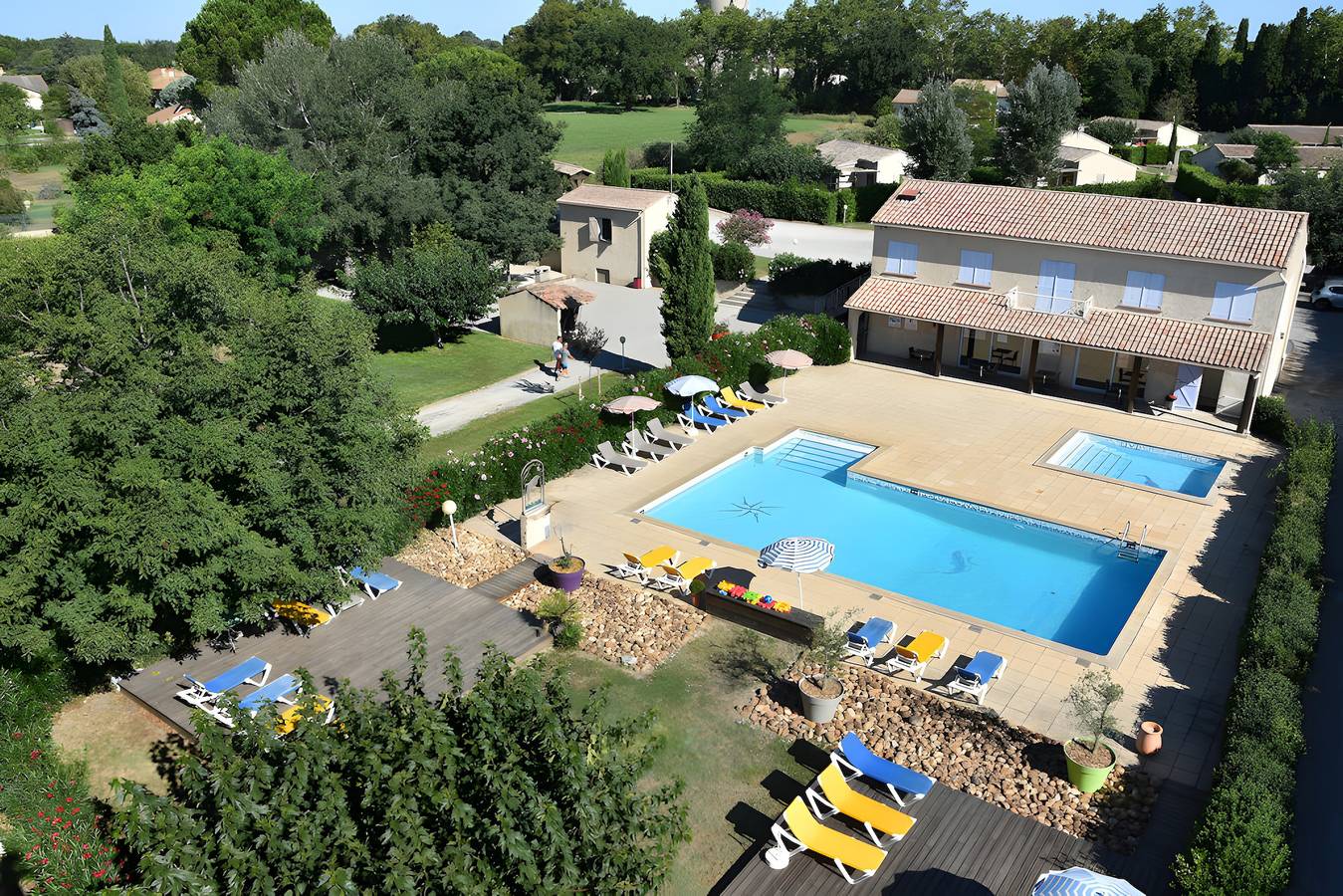 Maison de vacances 'Gite Fontenelle Alpilles' avec piscine partagée, Wi-Fi et climatisation in Arles, Côte méditerranéenne (France)