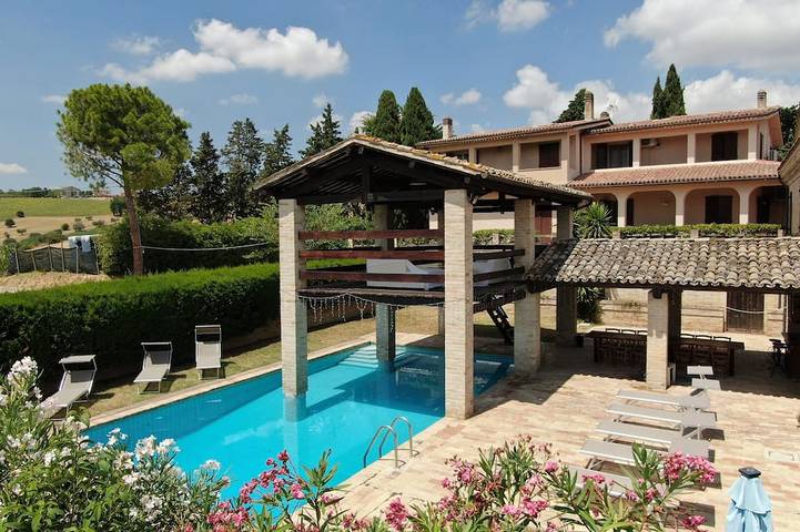 Agriturismo für 12 Personen, mit Pool und Whirlpool