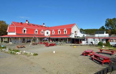 Auberge pour 5 personnes, avec jardin et terrasse dans Tadoussac