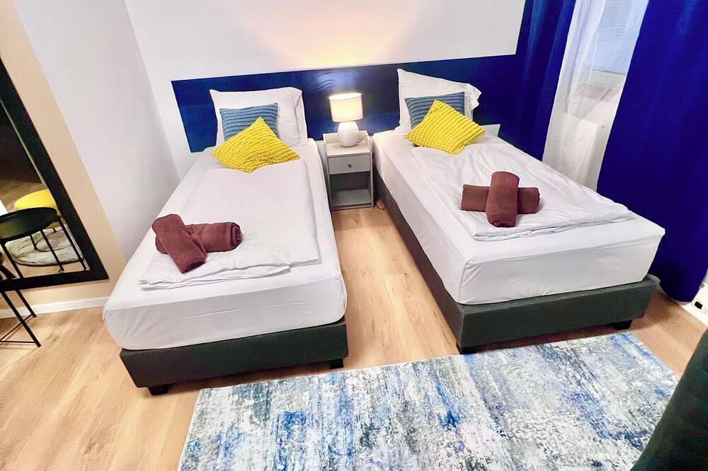 Ganze Wohnung, Big New 6Rms Boutique Flat City Center, Kadewe, Zoo, Messe, 1A Location in Charlottenburg Berlin, Berlin