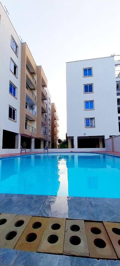 Apartamento de vacaciones para 8 personas, con vistas además de piscina y balcón - 1