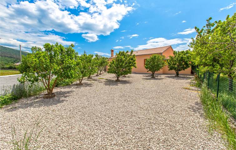 Location de vacances pour 8 personnes, avec terrasse et jardin à Koper - 2