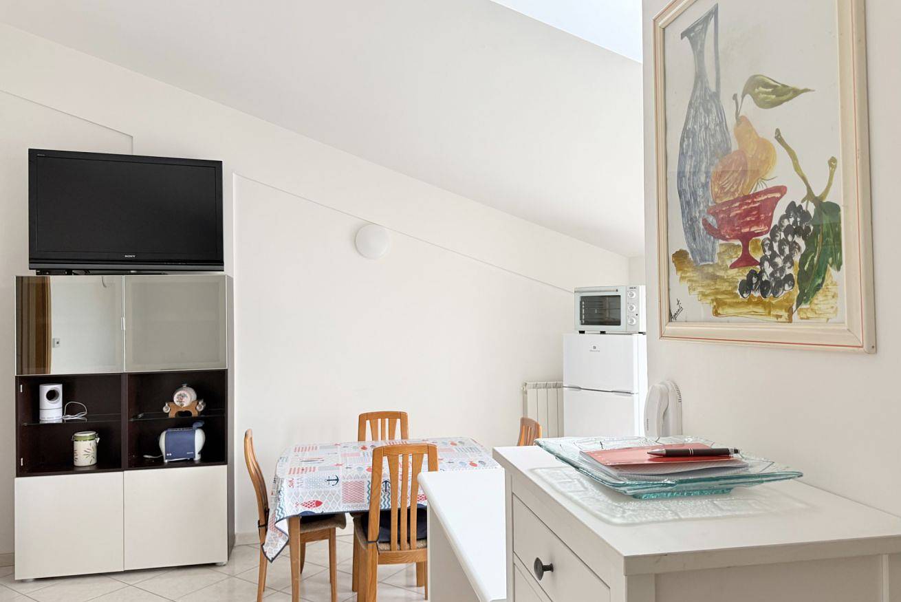 Appartamento intero, P076 - Porto Recanati, comodo trilocale con terrazzo e lavatrice in Porto Recanati, Costa Adriatica Marche