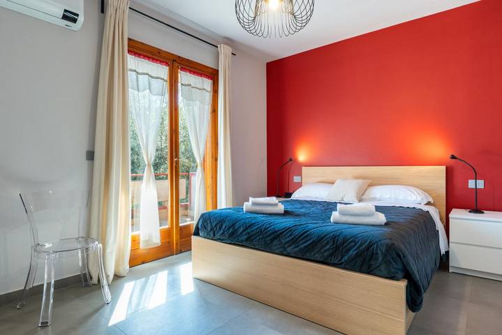 Ganze Wohnung, Ferienwohnung für 4 Personen mit Balkon/Terrasse in Schisò, Giardini-Naxos