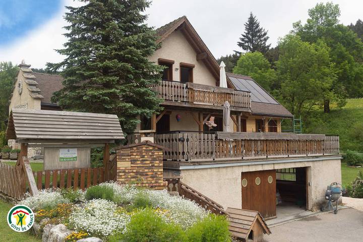 Maison de vacances pour 4 personnes, avec Terrasse ainsi que Jardin et Vue à Corrençon-en-Vercors