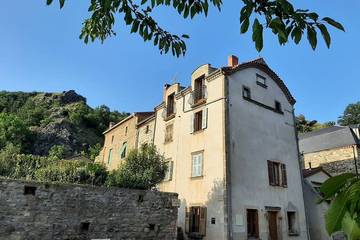 Gîte pour 6 personnes, avec jardin, animaux acceptés à Saint-Floret