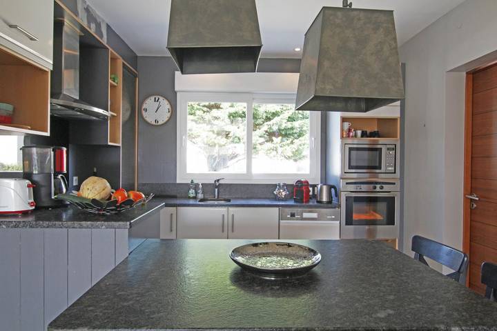 Gîte pour 14 personnes, avec terrasse et jardin à Saint-Germain-sur-Ay - 4