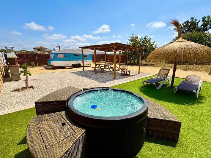 Camping para 4 personas, con jacuzzi y jardín en Conil de la Frontera
