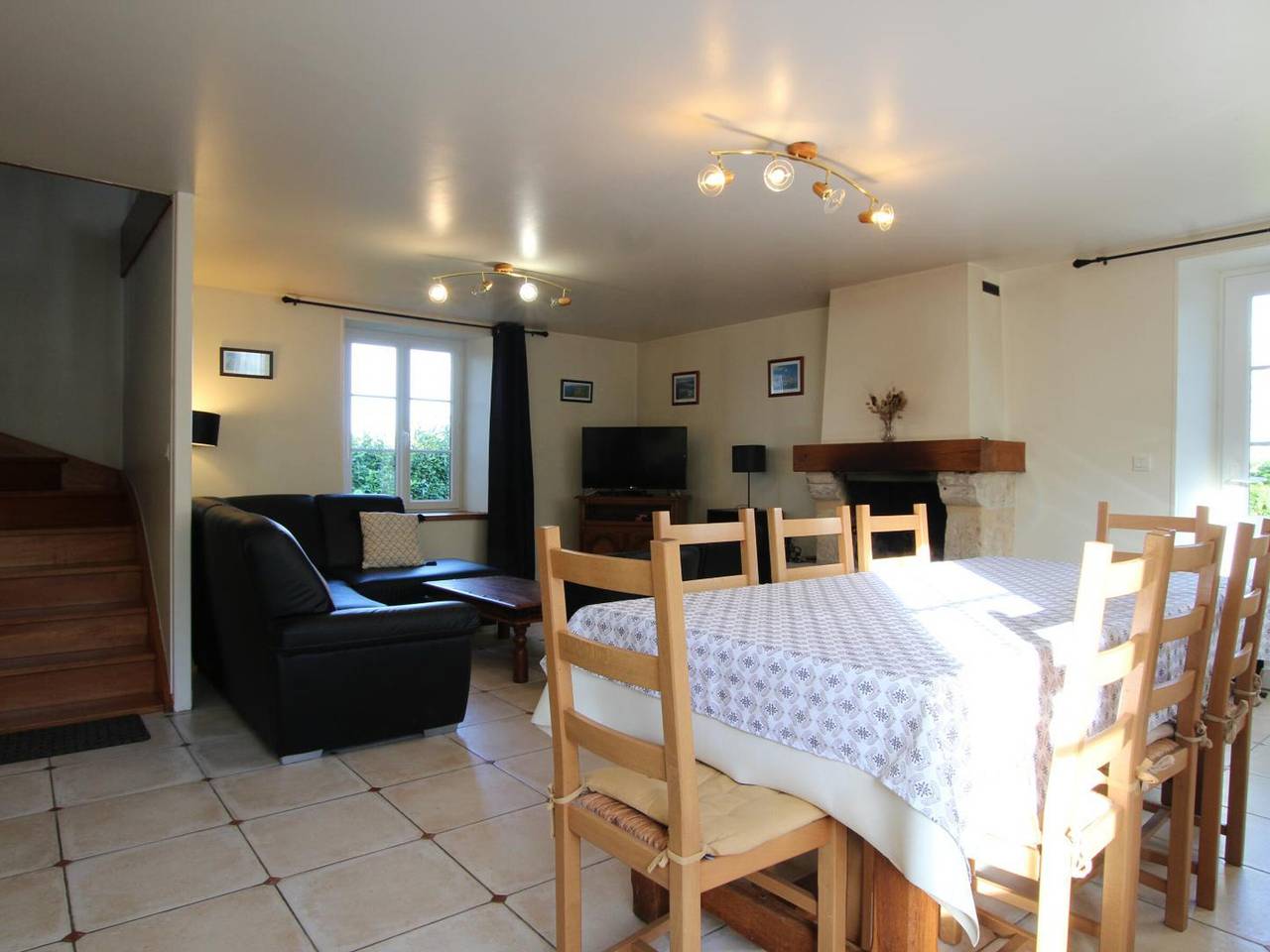 Encantadora casa con chimenea, jardín, se admiten animales in Saint-Martin-le-Hébert, Côte de la Déroute