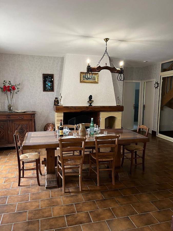 Location de vacances pour 8 personnes, avec vue et terrasse à Mauzac-et-Grand-Castang - 4