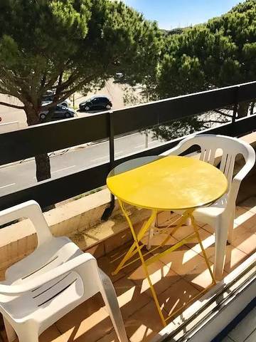 Gîte pour 2 personnes, avec terrasse et piscine, animaux acceptés dans Port Camargue