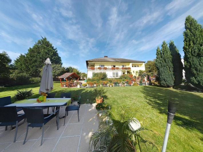 BnB für 2 Personen, mit Terrasse und Garten in Mörbisch am See