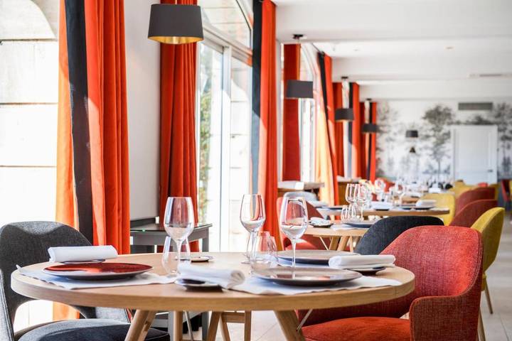 Hôtel pour 3 personnes, avec jacuzzi et sauna ainsi que piscine et jardin à Veigné - 3