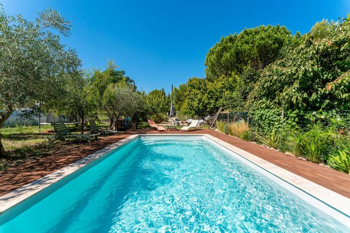 Studio for 2 people, with garden in Provence