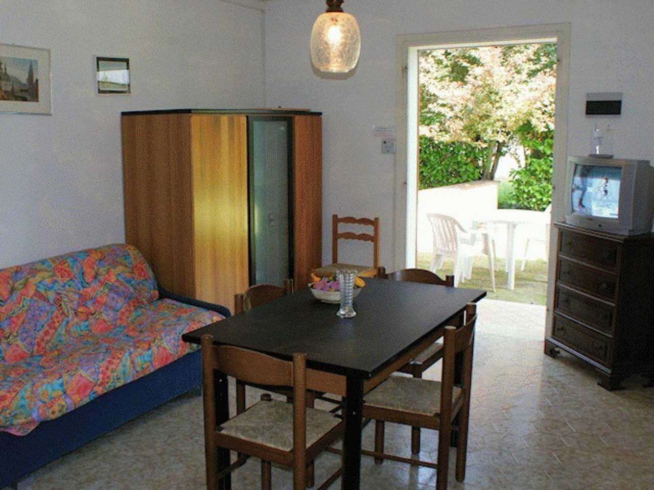 Entire apartment, Cozy flat with private fenced garden a few steps from Lignano Sabbiadoro beach in Lignano Riviera, Lignano Sabbiadoro