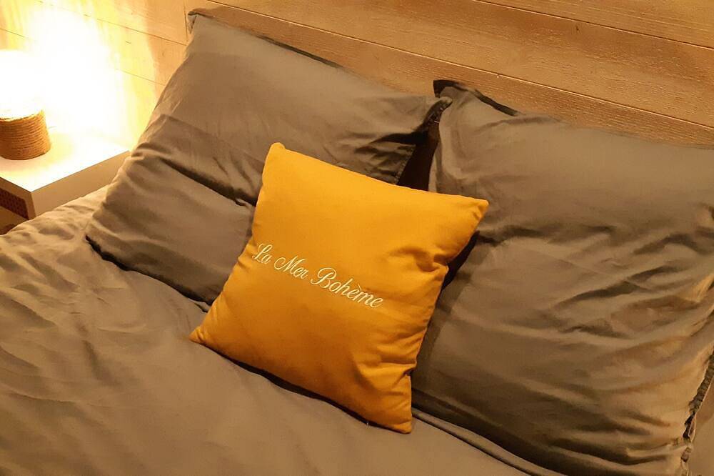 Entire apartment, \"La Mer Bohème\", 1 bed, 2 pers, free secure parking with badge, 8 mn from the beach in Le Portel, Boulogne-sur-Mer region