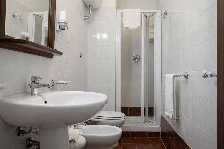 Hôtel pour 40 personnes, avec jardin et piscine à San Donato Val di Comino - 3