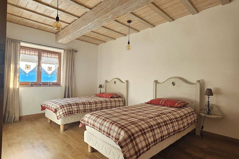 House in the heart of the Jura in Saint-Laurent-en-Grandvaux, Parc naturel régional du Haut-Jura