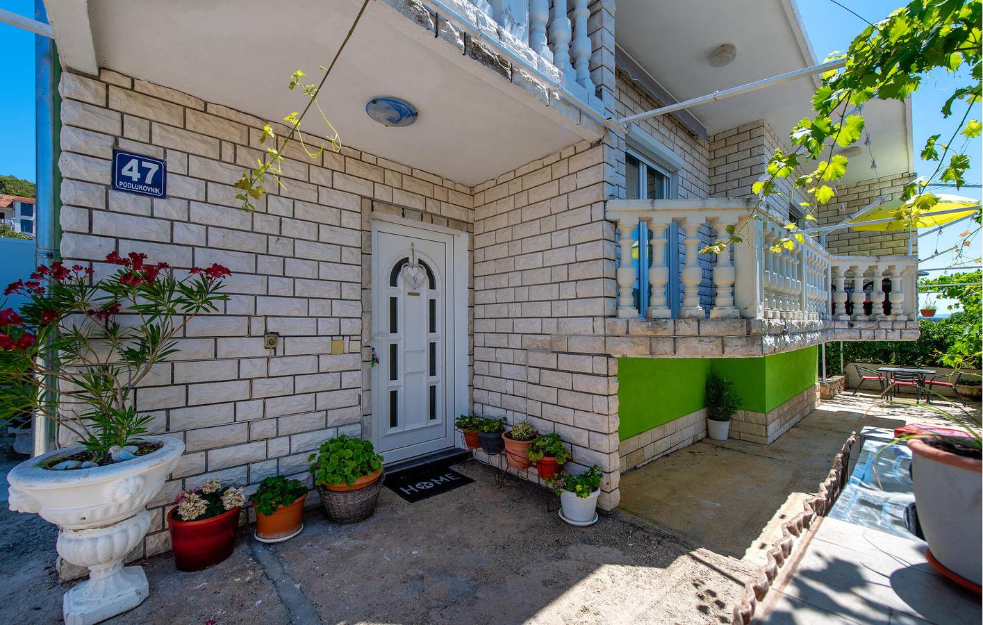 Ferienhaus für 5 Personen mit Terrasse in Bilice, Šibenik-Knin