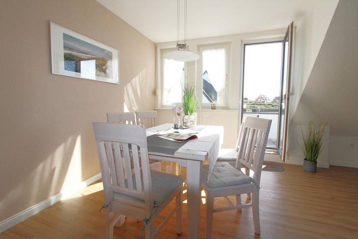 Ganze Wohnung, Sehr geräumige Drei-Zimmer-Wohnung in strandnaher Top-Lage! in Nordfriesische Inseln (Schleswig-Holstein) (Schleswig-Holstein), Wenningstedt