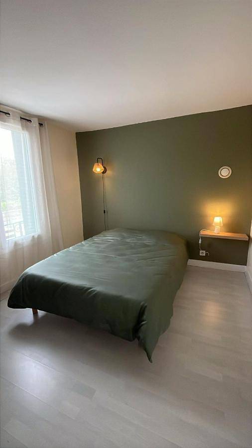 Two-Bedroom House in Saint-Céré, Lot