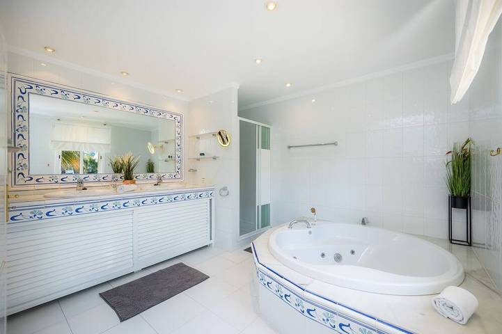 Chalet für 6 Personen, mit Garten und Pool sowie Terrasse in El Arenal - 4