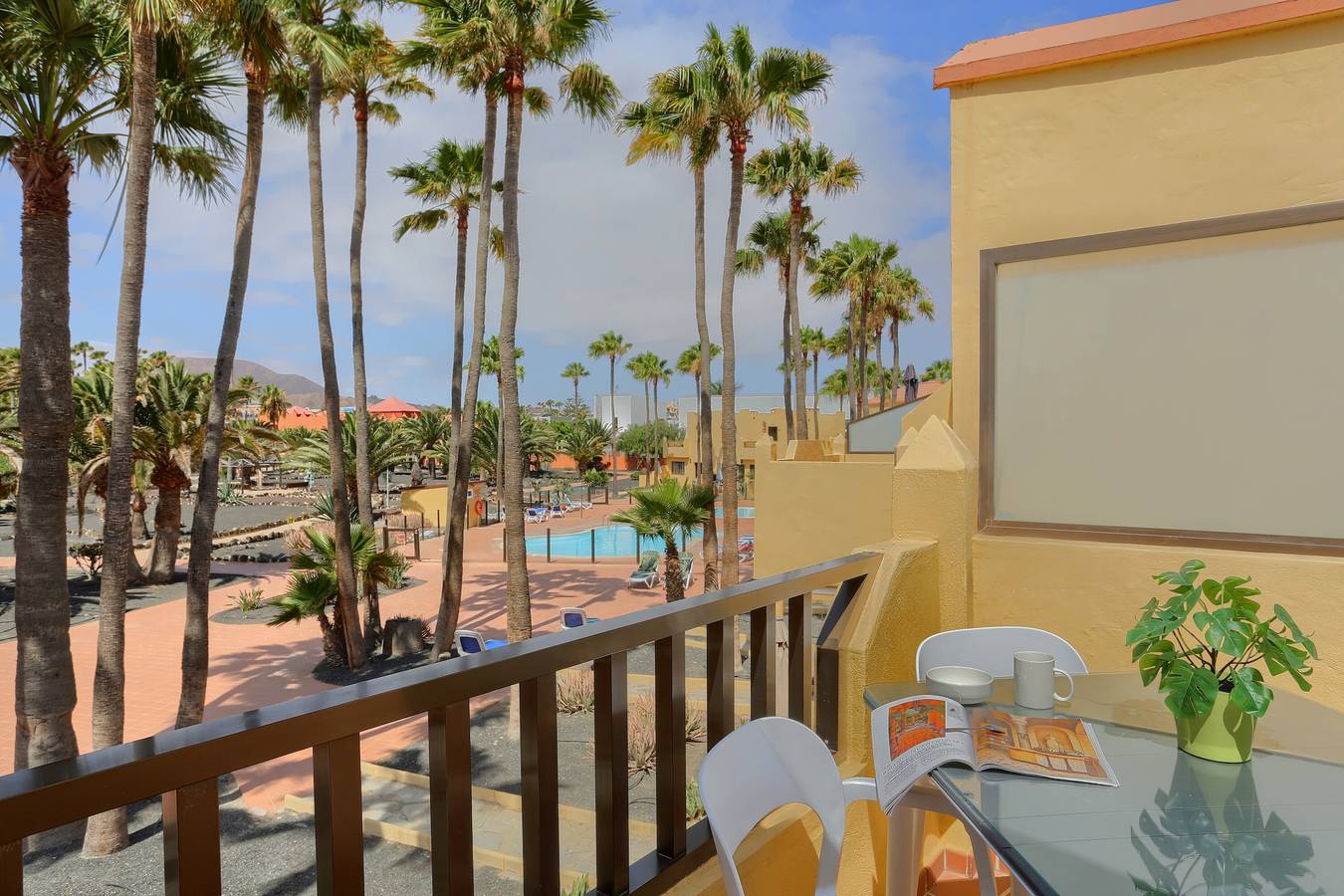 Apartamento entero, Apartamento Vacacional 'Oasis Royal F306' con Piscina Compartida, Terraza Privada y Wi-Fi in Corralejo, La Oliva