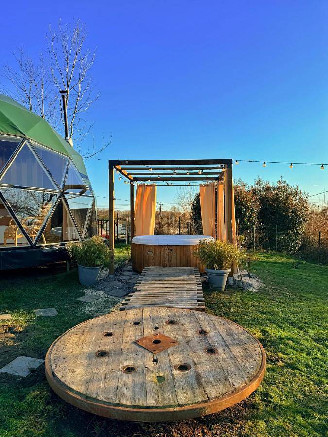 Tente pour 2 personnes, avec jacuzzi ainsi que terrasse et jardin dans Département Nord - 3