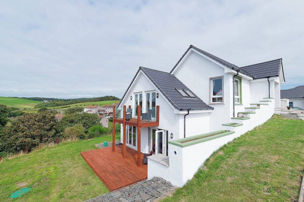 Seaviews and Hot Tub at Admirals Anchor in Portpatrick, Dumfries and Galloway
