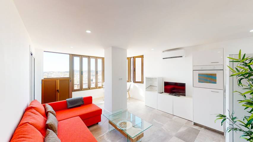 Entire apartment, Las Palmeras - Best Location Cozy Apartment in Fuengirola Centre, Fuengirola