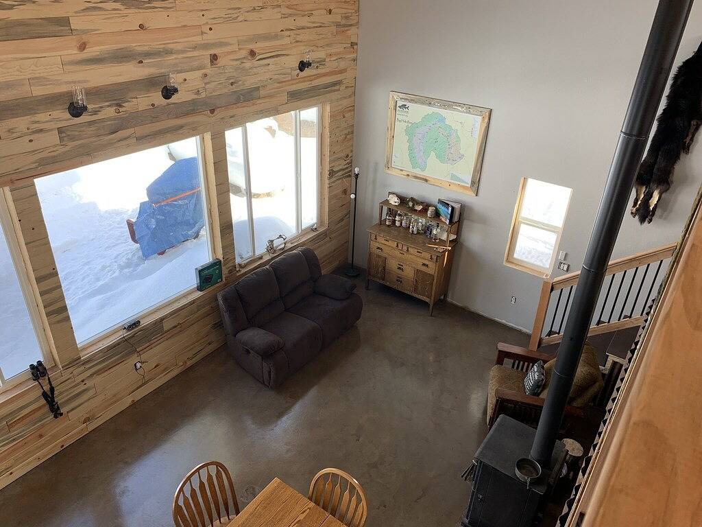 Big Hole Valley cabin near river access in Anaconda-Deer Lodge County, Deer Lodge County