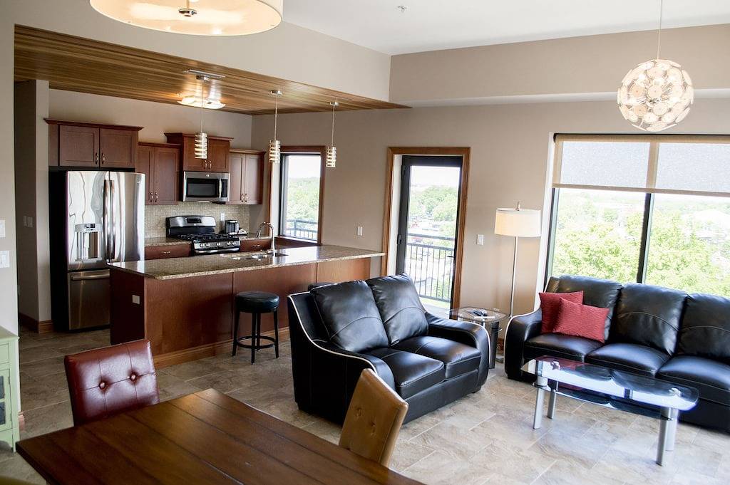 Ganze Wohnung, Luxus Modern Downtown Columbia Lofts. 2 Betten, 2 Bäder in Columbia (MO), Missouri