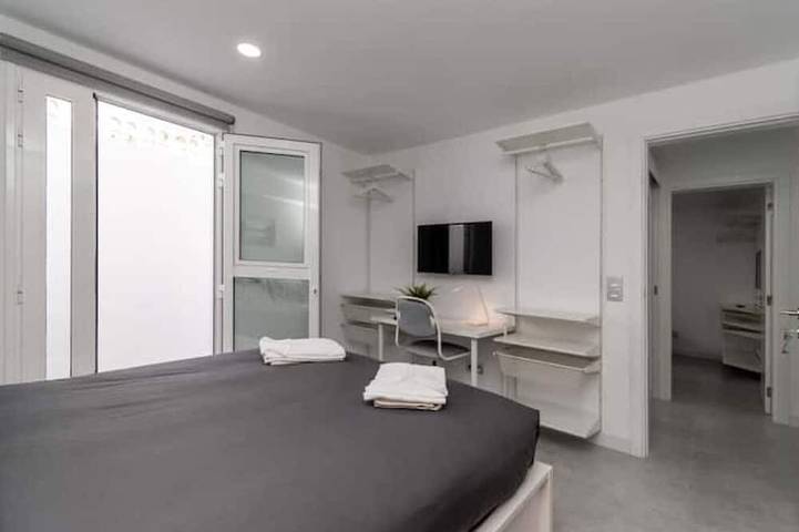 Apartamento con Piscina Comunitaria y Terraza Independiente in Chayofa, Arona