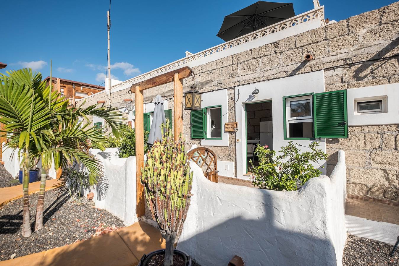 Acogedora casa de vacaciones "Casa Tajinaste" en Alcalá con terraza, acceso al mar y jardín in Playa la Jaquita, Guía de Isora