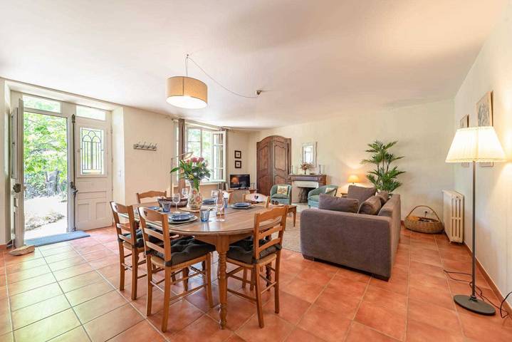 Gîte pour 4 personnes, avec piscine ainsi que jardin et terrasse, animaux acceptés à Laure-Minervois - 4