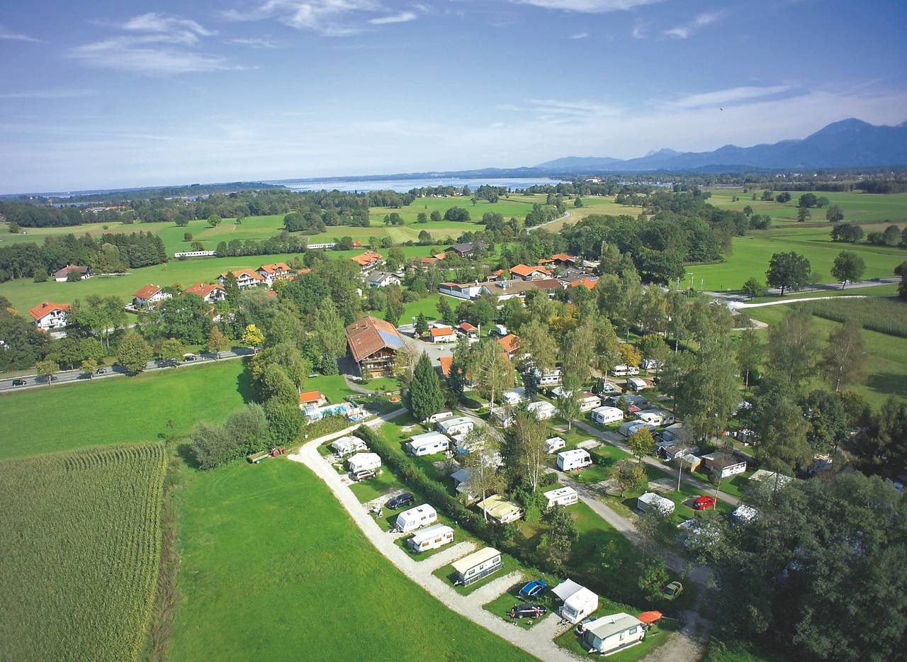 Ferienhaus Dickertsmühle - Ferienwohnung B mit sep. Schlafzimmer und Balkon, 48qm in Prien, Prien am Chiemsee