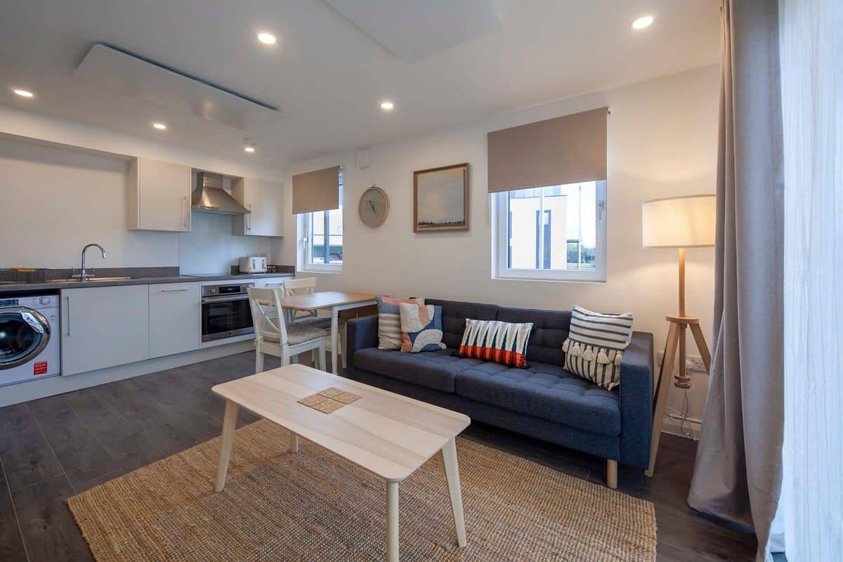 Apartamento entero, 1Br Apartment w Balcony | near Ashford Town Center in Ashford, Región de Ashford