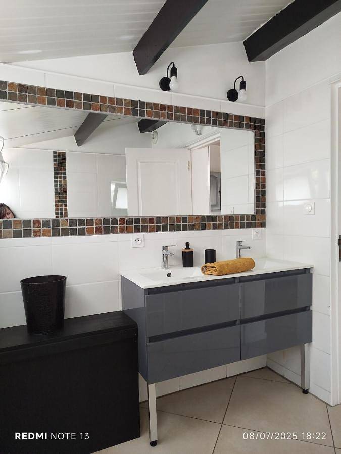 Two-Bedroom House in Vannes, Côte des Mégalithes