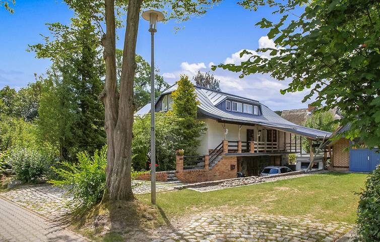 Ferienwohnung für 6 Personen, mit Garten und Terrasse sowie Seeblick und Sauna in Klink - 2