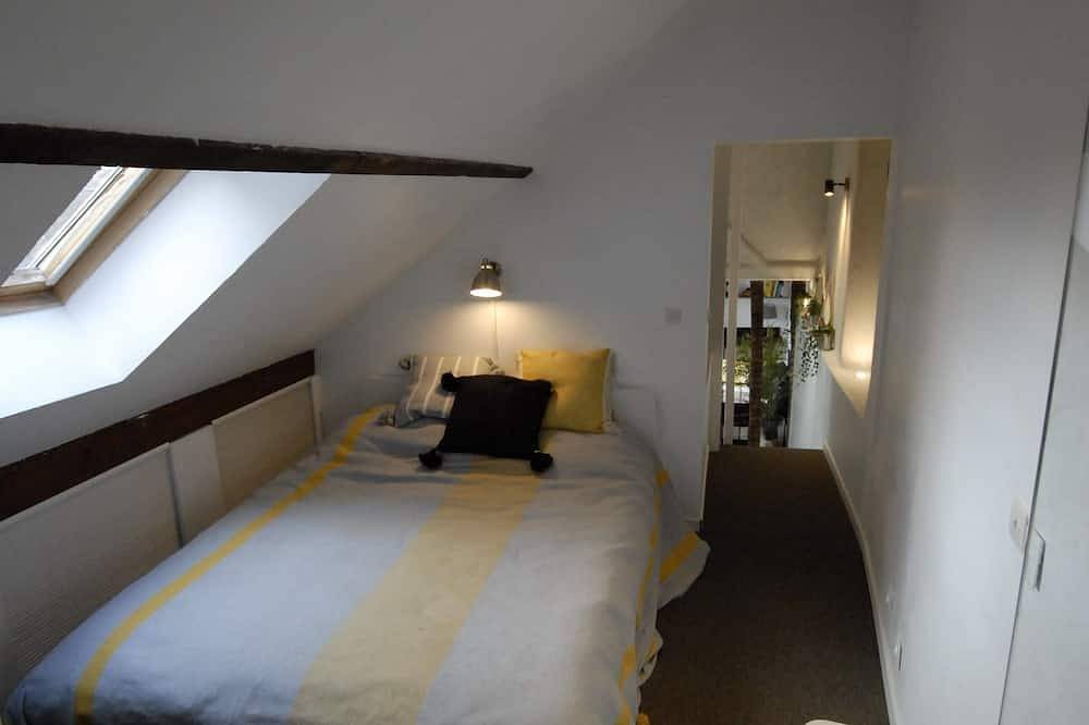 Entire apartment, Charming Apartment With Terrace Montargis Center in Montargis, Montargis region