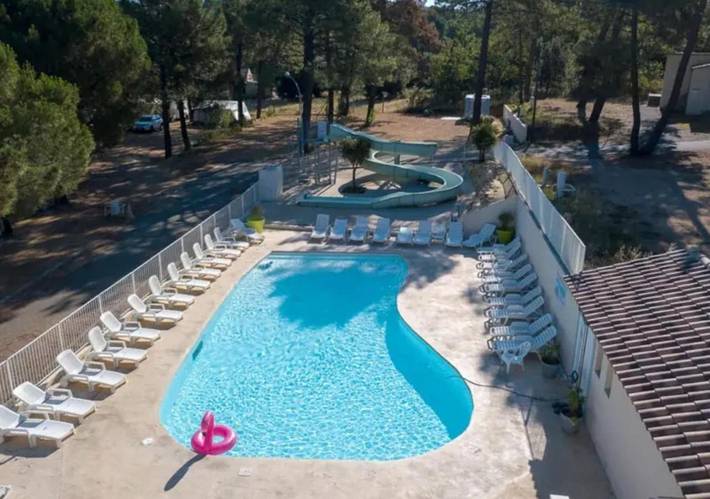 Camping pour 4 personnes, avec Piscine